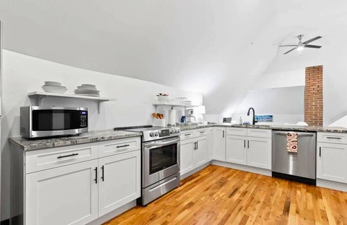 Downtown Chattanooga Apartment | The Cloud Studio: Prime Downtown Location