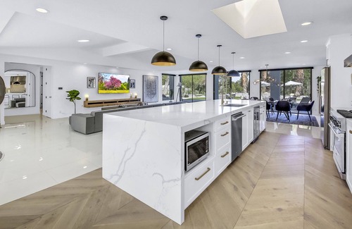 Rancho Mirage House | The Club Estate: On Golf Course, Mini Golf & Games