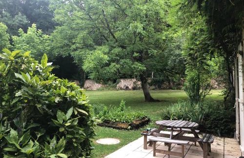 Saint-Mathieu House | The Coach House-3 Bed-2 Bath-Garden-PetsOK-FreeP