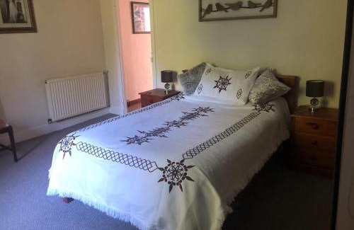 Saint-Mathieu House | The Coach House-3 Bed-2 Bath-Garden-PetsOK-FreeP
