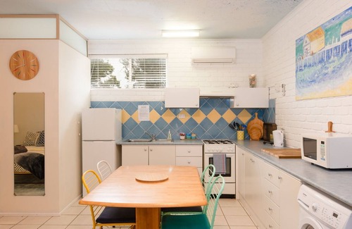 Portarlington Apartment | The Coastal Studio - Stone's throw from the beach with a swimming pool.