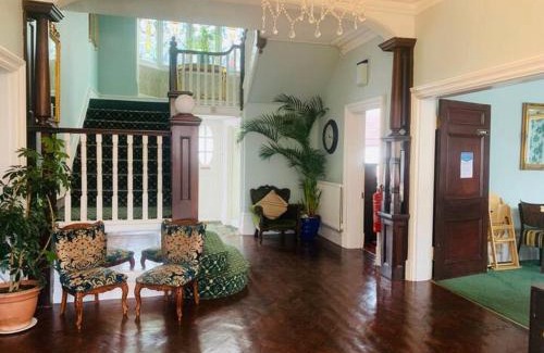 Westcliff-on-Sea Hotel | The Cobham Hotel
