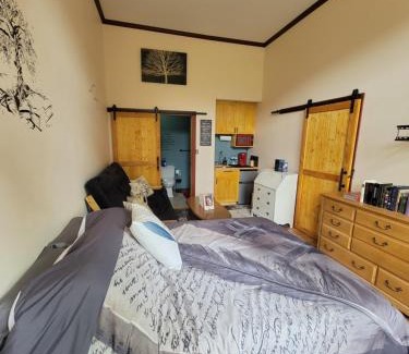 Sandpoint Bed & Breakfast | The Colburn Schoolhouse - Literature Suite