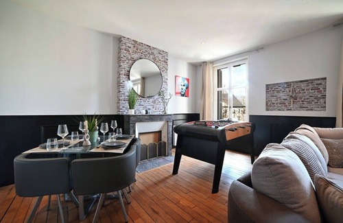 Poitiers Apartment | The Collectionneur~ Babyfoot ~ Downtown