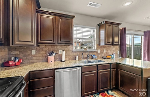 Bentonville - Fayetteville House | The Colorful Casa: Near AMP/Promenade/Bike Trails