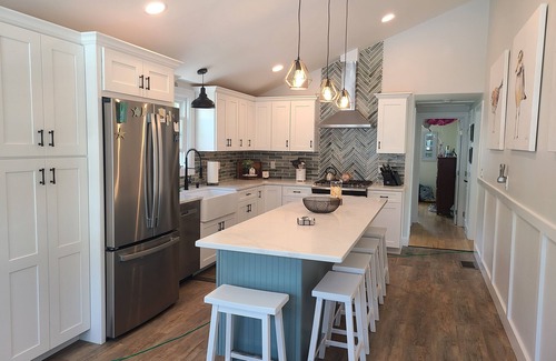 Bass River House | The Comforts of Home with Cape Cod Charm, central air, Walk to Beach! Wi-Fi