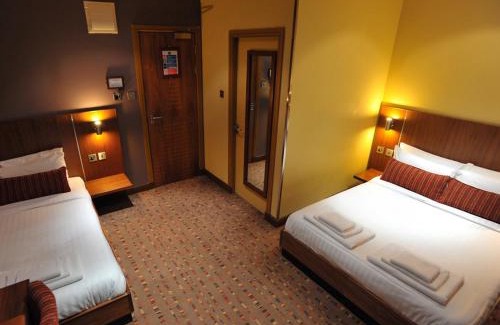 Wishaw Hotel | The Commercial Hotel