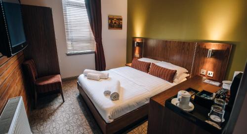 Wishaw Hotel | The Commercial Hotel