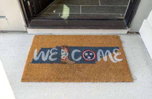 Hillsboro Village Apartment | The Commodore by Stay Local Nashville