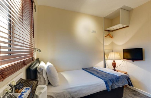 Nottingham House | The Commodore Hotel