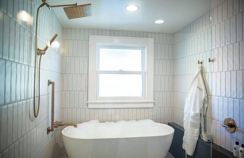 McMinnville Hotel | The Compass McMinnville