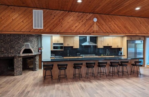 Monticello House | The Compound by Malon Villas