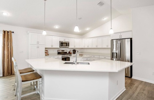 Sumter County House | The Compton Comfort Retreat (Waters Edge)