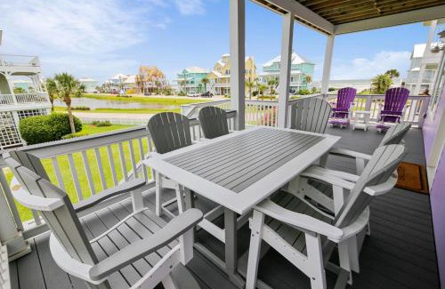 Beachside Village House | The Conch Castle