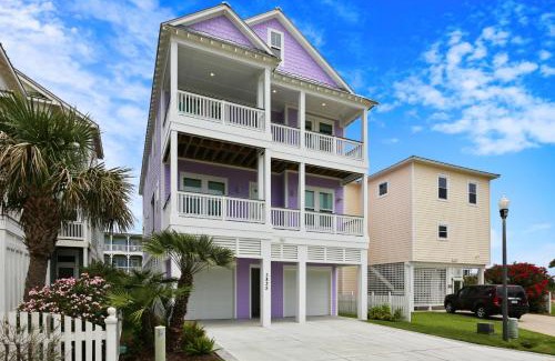 Beachside Village House | The Conch Castle