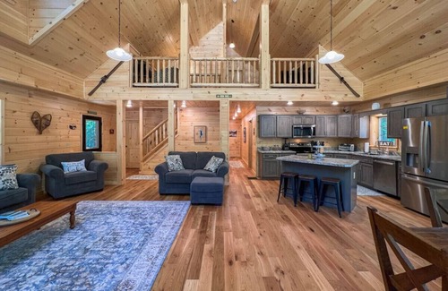 Center Conway Cabin | The Conway Cabin | Spacious, Peaceful, Lake Access