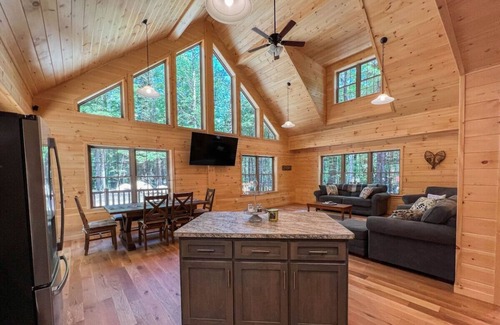 Center Conway Cabin | The Conway Cabin | Spacious, Peaceful, Lake Access