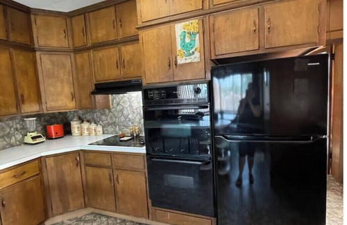 Hamden Apartment | The Cool Cat is a spacious two bedroom 70's themed apartment located in Hamden,