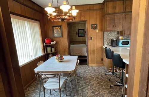 Hamden Apartment | The Cool Cat is a spacious two bedroom 70's themed apartment located in Hamden,