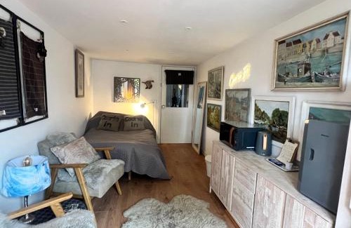 Bonnybridge Apartment | The Coorie Inn @ Portobello, Edinburgh’s Seaside.