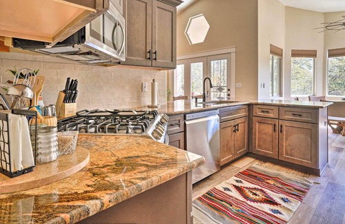 Williamson House | 'The Copper Bed' Home w/ Deck: 10 Mi to Dtwn