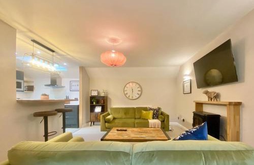 Cirencester House | The Corner Barn
