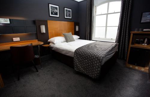 Taunton Hotel | The Corner House Hotel