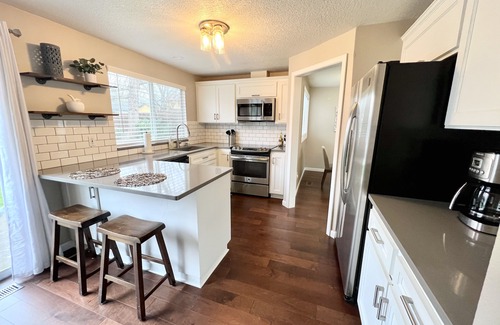 Aloha House | The Corner Terrace – Family and Pet Friendly Home