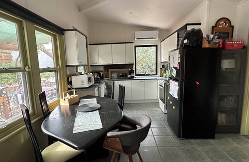 Cowes Cottage | The Cottage-100m to beach, dog friendly
