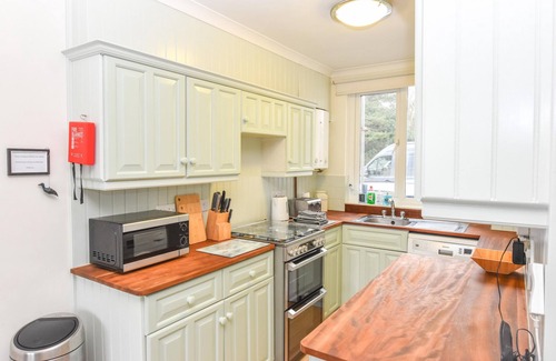 Bembridge House | The Cottage a superb family coastal retreat