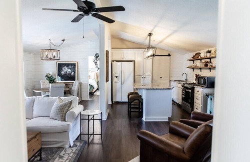 Cleveland Cottage | The Cottage at Cardinal Hill