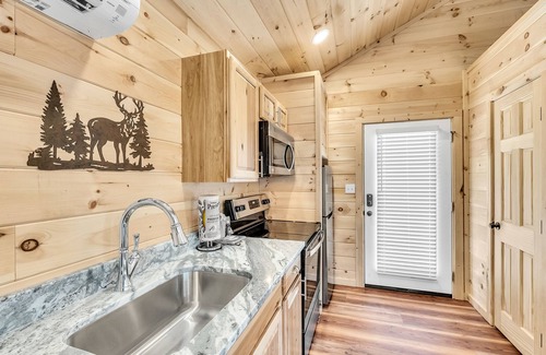 Cosby Cottage | The Cottage At Greenbriar Creek - WIFI, Mountain Views, Starting at $79"