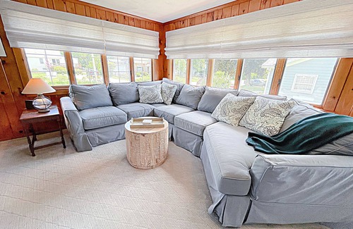 Rye House | The Cottage at Jenness Beach - just steps away!