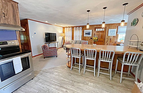 Rye House | The Cottage at Jenness Beach - just steps away!