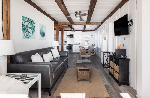 Folly Beach Apartment | The Cottage @ Dolphin's Watch Down