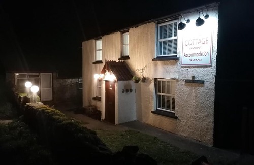 Lulsgate Bottom Bed & Breakfast | The Cottage