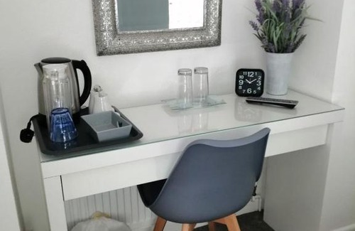 Lulsgate Bottom Bed & Breakfast | The Cottage