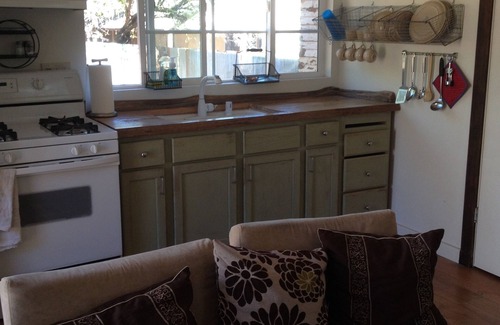 Foresthill House | The Cottage In Foresthill On Main Street, in walking distance to wedding sites
