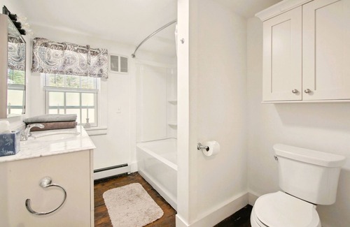 Preston Bed & Breakfast | The Cottage Inn Homestead Suite # 4