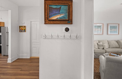 Morehead City House | The Cottage on Bridges - Walking distance to the Morehead City waterfront!