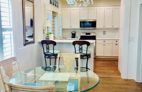 Apalachicola Cottage | The Cottage on Commerce