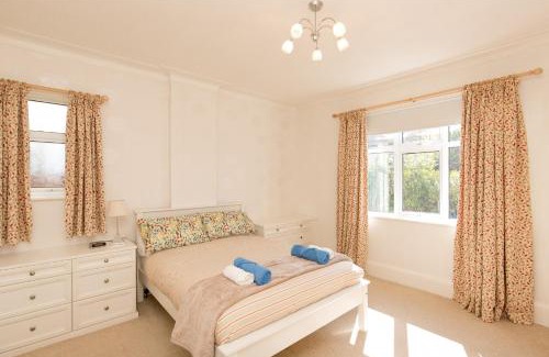 Llandudno Apartment | The Cottage on the Beach - Sleeps 7 - Large Garden