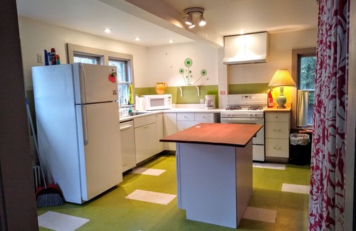 Cooperstown House | The Cottage. One mile to Main St, 5 miles to DP, close to Breweries!