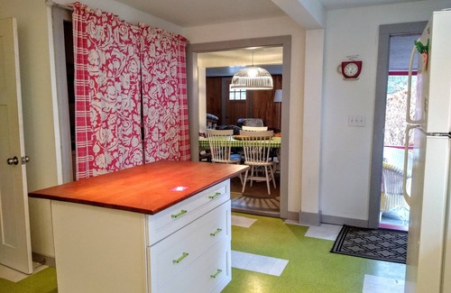Cooperstown House | The Cottage. One mile to Main St, 5 miles to DP, close to Breweries!