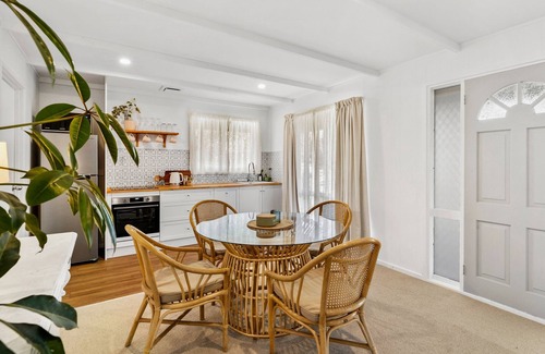 Ocean Grove House | The Cottage- Pet Friendly with secure yard and close to beach and river!