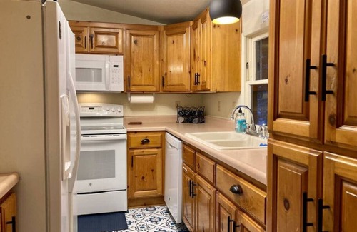 Susanville House | The Cottage - Summertime Family Fun!