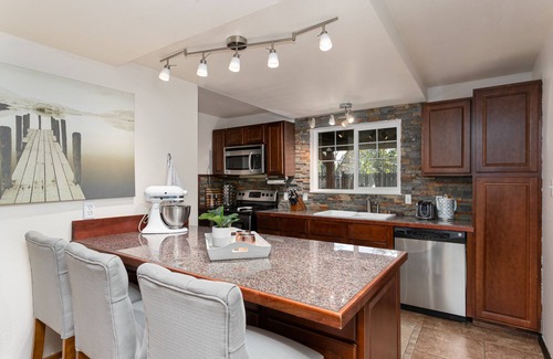 Highline Cottage | The Cottage + Unit B at Lotus Estates - Pool and Hot Tub!