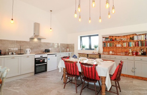 Stonedge Cottage | THE COTTAGE, with open fire in Chesterfield
