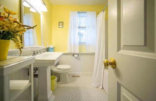 Hyannis House | The Cottages at Captain Gosnold Village