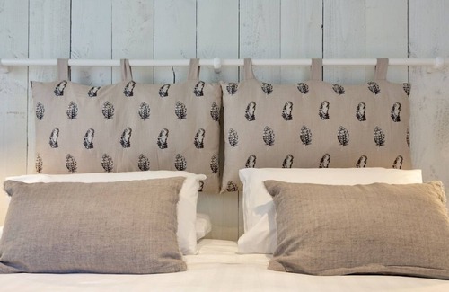 Lake Hayes Cottage | The Cottages at Lake Hayes-Brand New Luxe Cottages-NZ Iconic Location!